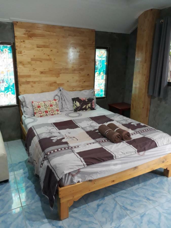 Apartamento Poopreaw Koh Larn Exterior foto