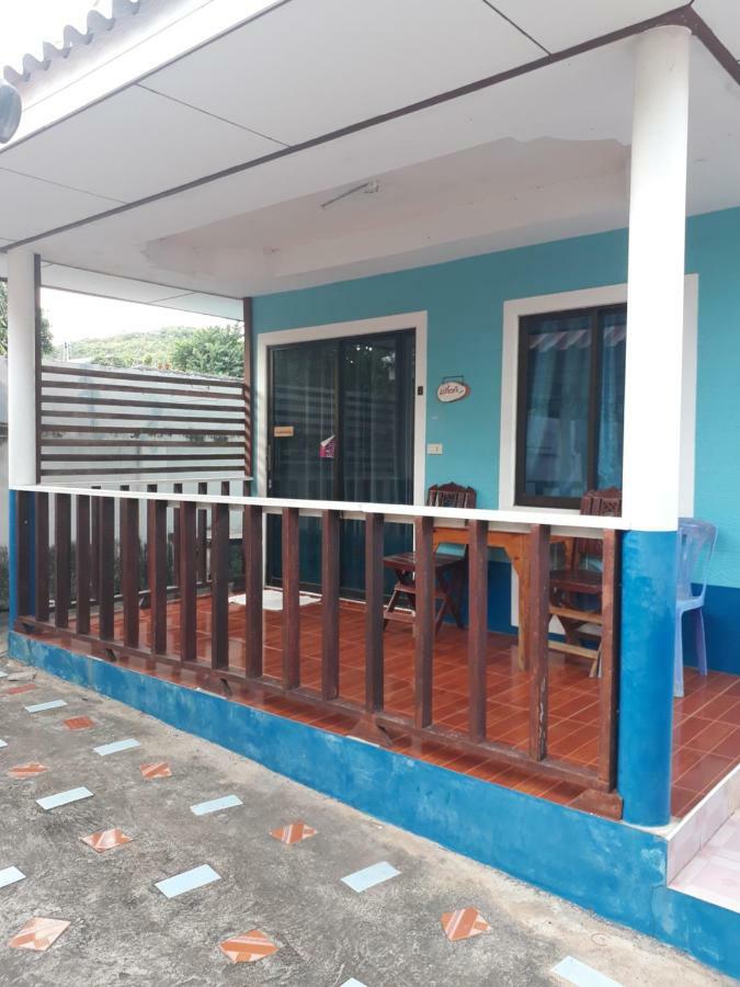 Apartamento Poopreaw Koh Larn Exterior foto