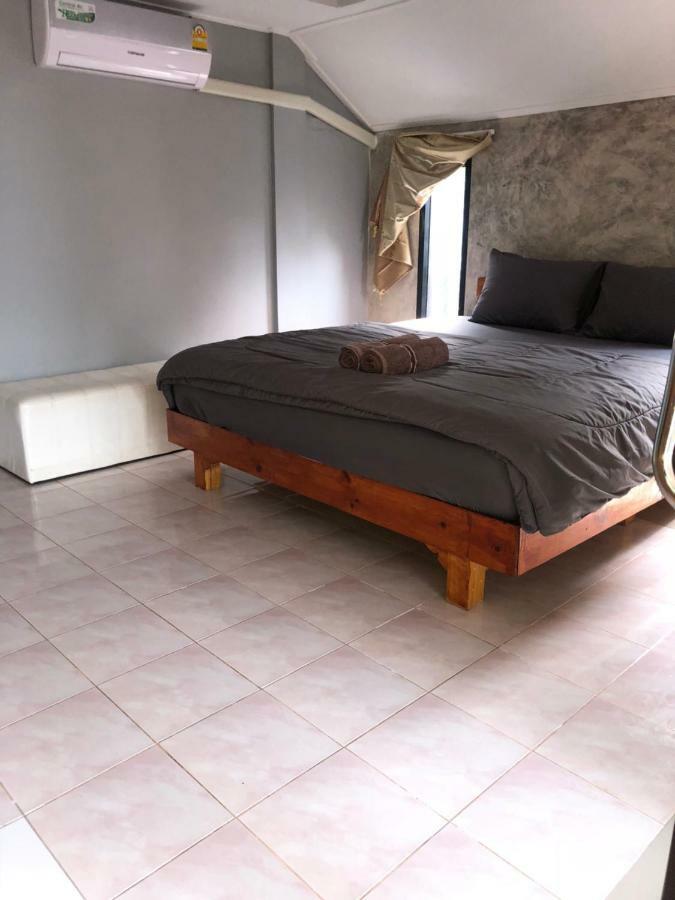Apartamento Poopreaw Koh Larn Exterior foto