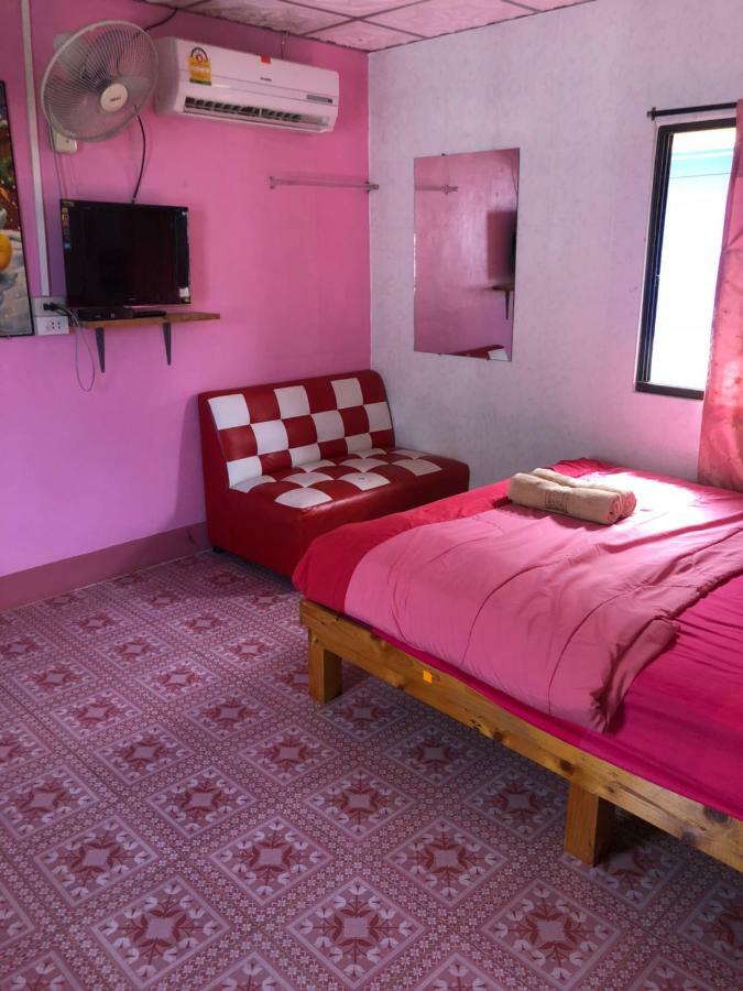 Apartamento Poopreaw Koh Larn Exterior foto