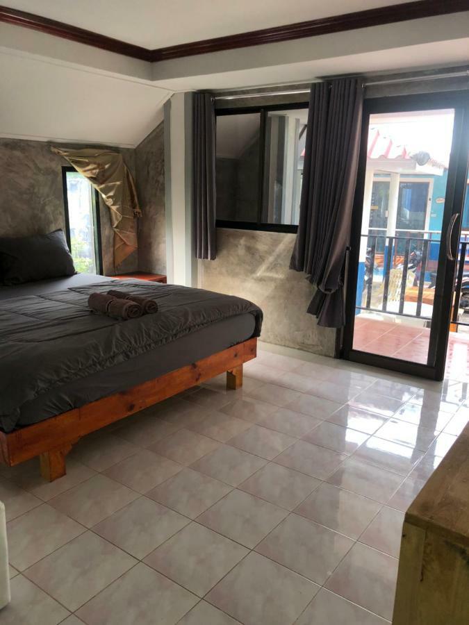Apartamento Poopreaw Koh Larn Exterior foto