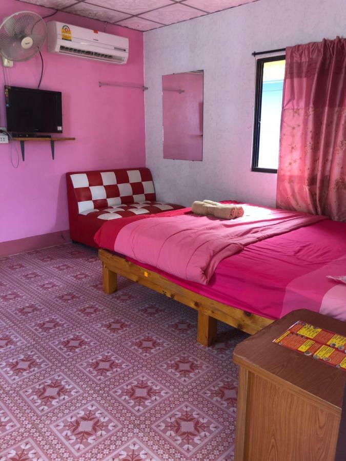 Apartamento Poopreaw Koh Larn Exterior foto